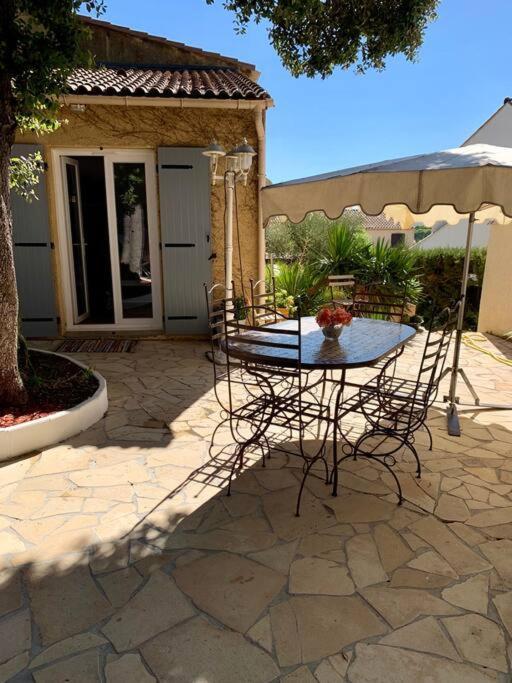 Charmante Villa Avec Une Ame. Pignan Exterior photo